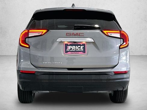 Used 2023 GMC Terrain SLE FWD image 4