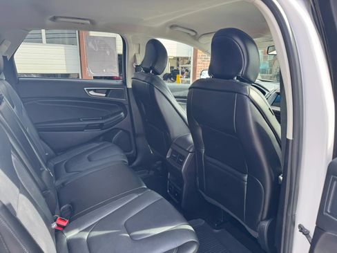 Used 2018 Ford Edge Titanium w/ Technology Package AWD/4WD image 35