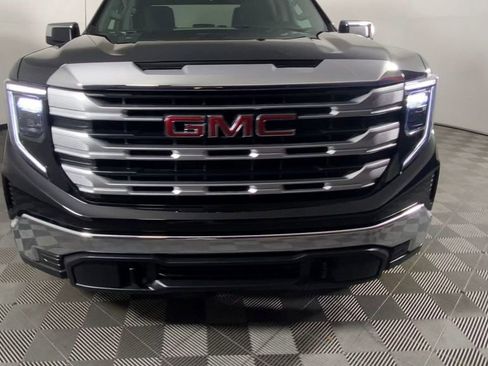 New 2026 GMC Sierra 1500 SLE image 5