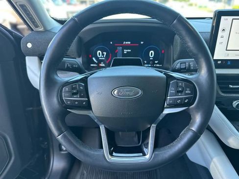 Certified 2025 Ford Explorer Platinum w/ LUX Leather Package AWD/4WD image 15