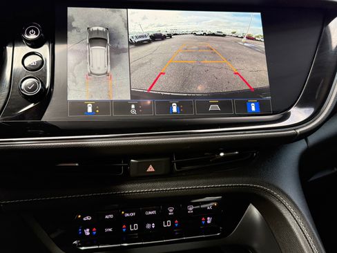 Used 2023 Buick Envision Avenir image 24