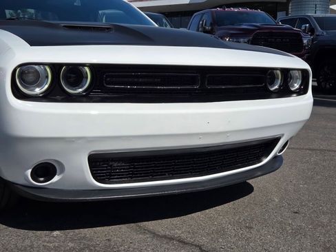 Used 2022 Dodge Challenger SXT RWD image 8