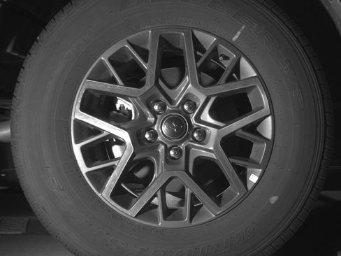 Used 2025 Jeep Wrangler Sahara image 15