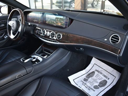 Used 2020 Mercedes-Benz S 560 4MATIC Sedan w/ Premium Package image 22