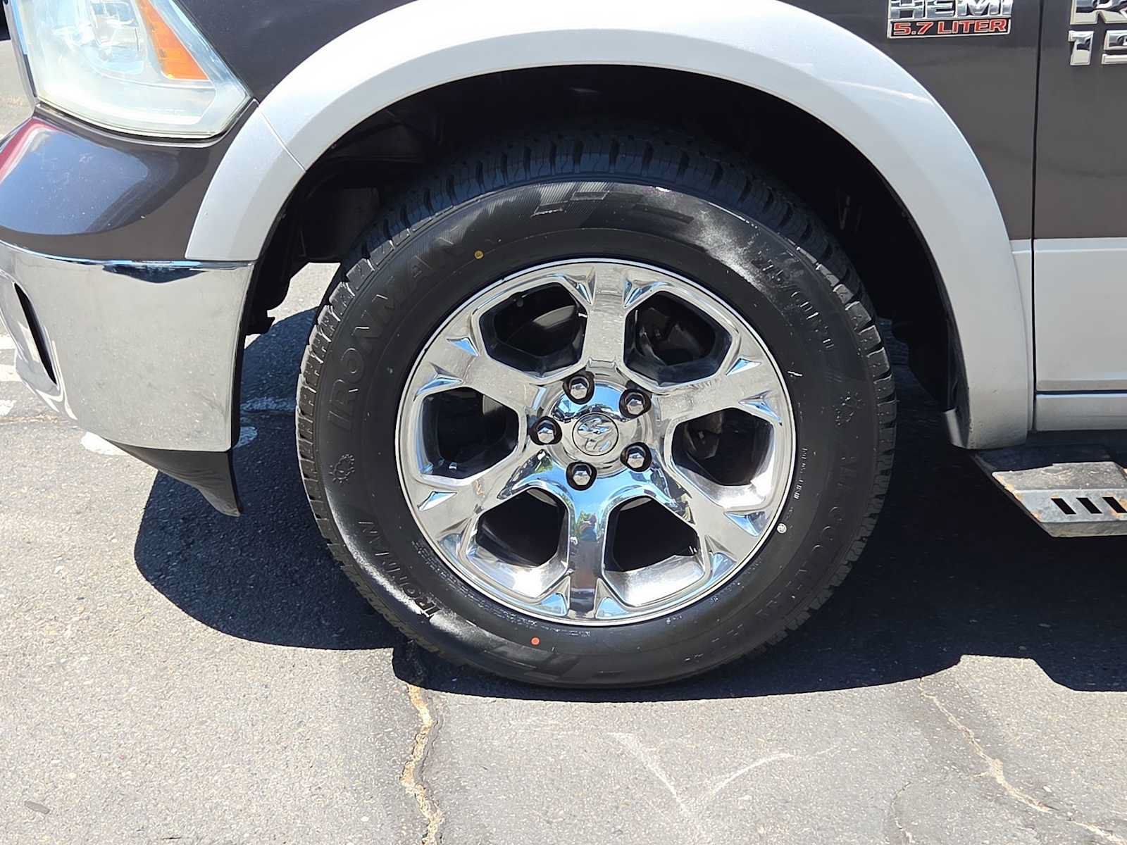 Used 2014 RAM 1500 Laramie AWD/4WD image 16
