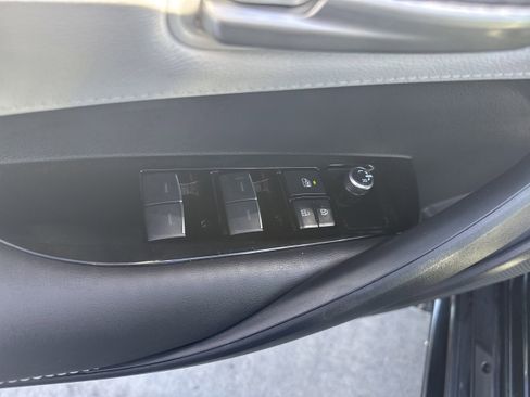 Used 2020 Toyota Corolla SE image 12