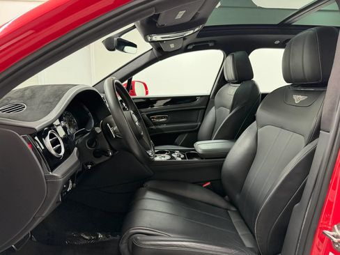 Used 2019 Bentley Bentayga AWD/4WD image 62
