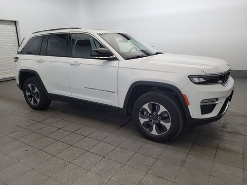 Used 2022 Jeep Grand Cherokee Limited 4xe w/ Luxury Tech Group II AWD/4WD image 11