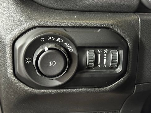 Used 2021 Jeep Wrangler Unlimited Sahara image 17