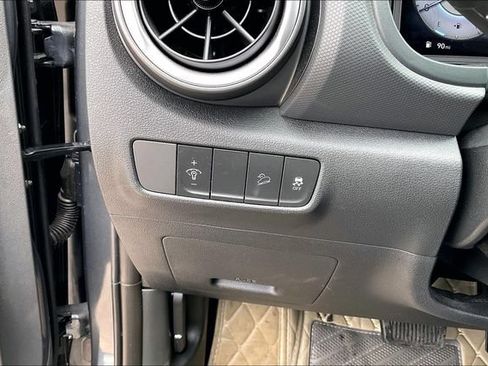 Used 2023 Hyundai Kona Limited AWD/4WD image 16