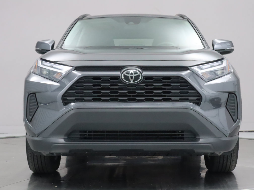 Used 2025 Toyota RAV4 XLE FWD image 8