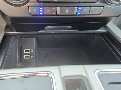 Used 2019 Ford F150 Lariat w/ Equipment Group 502A Luxury AWD/4WD image 21