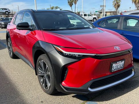 Used 2023 Toyota bZ4X Limited image 3