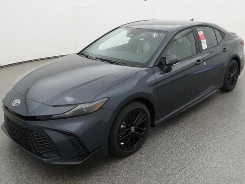 New 2026 Toyota Camry SE FWD image 1