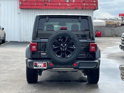 Used 2025 Jeep Wrangler Unlimited Sahara w/ Safety Group AWD/4WD image 11