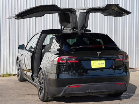 Used 2022 Tesla Model X image 51