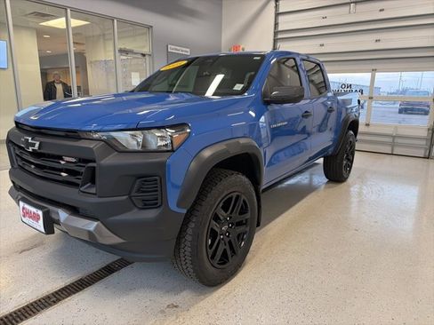 Used 2025 Chevrolet Colorado Trail Boss image 5