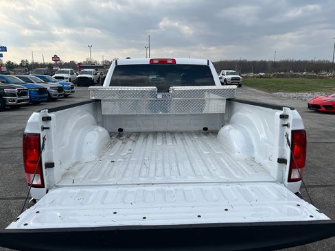 Used 2021 RAM 1500 Classic SLT AWD/4WD image 9