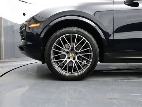 Used 2020 Porsche Cayenne image 6