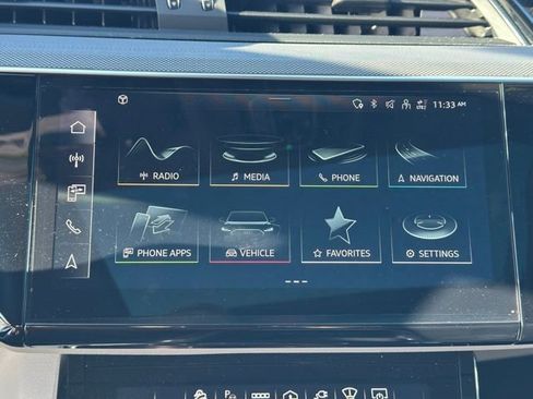 Used 2024 Audi Q8 e-tron Prestige image 27