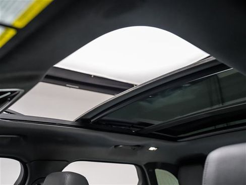 New 2025 Land Rover Range Rover Velar S image 13