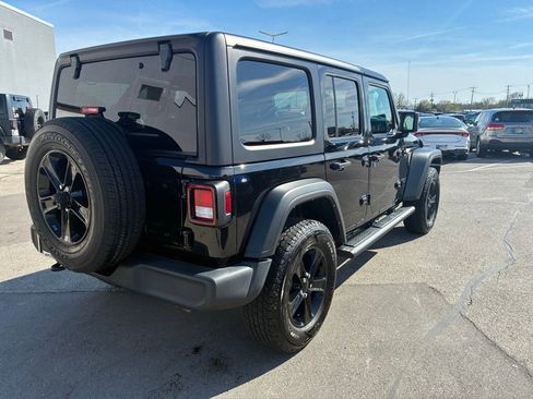 Used 2022 Jeep Wrangler Unlimited Sport image 7