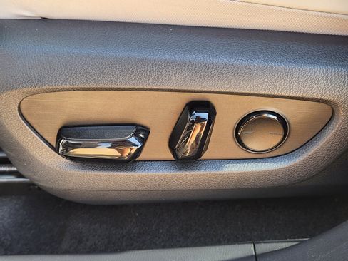 Used 2025 Lexus RX 350 Premium Plus w/ Accessory Package (Z1) image 28