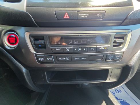 Used 2018 Honda Ridgeline Sport image 12