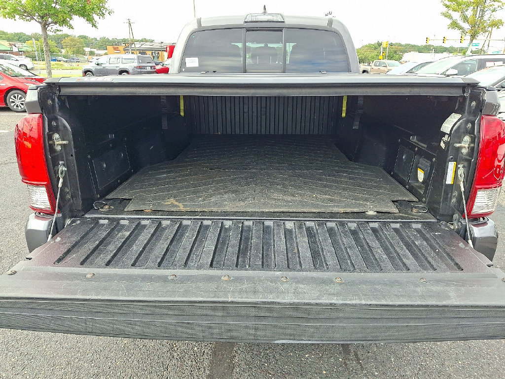 Certified 2016 Toyota Tacoma TRD Sport w/ Towing Package AWD/4WD image 29