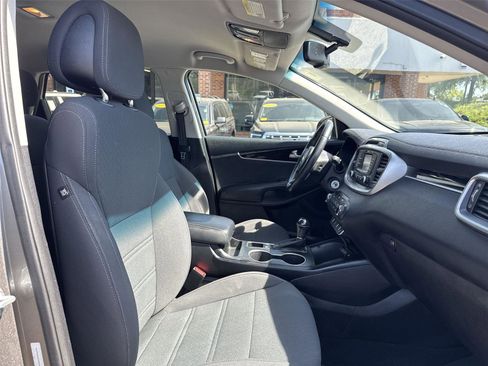 Used 2016 Kia Sorento FWD w/ LX Convenience Package image 24