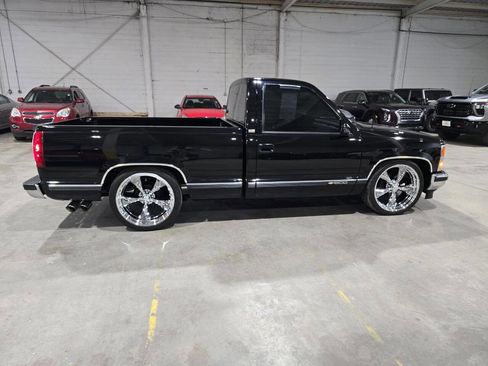 Used 1990 Chevrolet Silverado 1500 2WD Regular Cab image 17