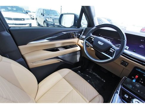 New 2026 Cadillac Escalade IQ Sport 2 w/ LPO, ONYX Package AWD/4WD image 8