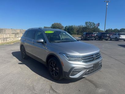 Used 2024 Volkswagen Tiguan SE