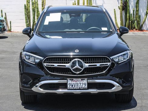 Used 2025 Mercedes-Benz GLC 300 image 2