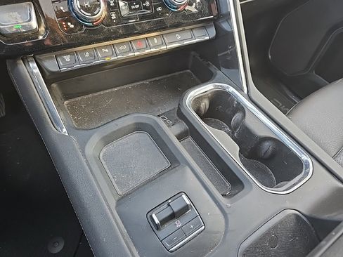 Used 2025 GMC Sierra 2500 Denali w/ Denali Reserve Package image 24