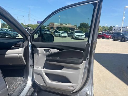 Used 2017 Honda Ridgeline RTL-E image 26