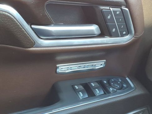 Used 2024 GMC Sierra 1500 Denali w/ Denali Reserve Package AWD/4WD image 18