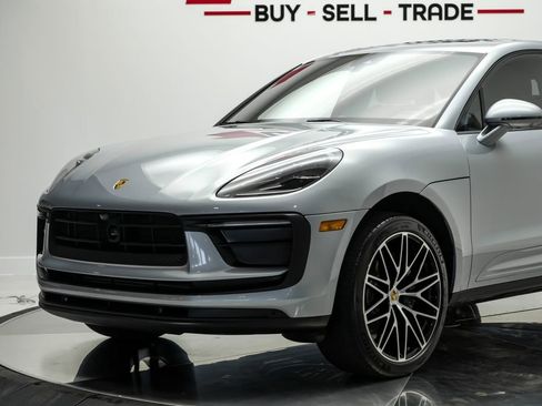 Used 2024 Porsche Macan AWD/4WD image 2