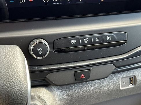 New 2026 Ford Transit 250 148 Medium Roof w/ Load Area Protection Package image 17