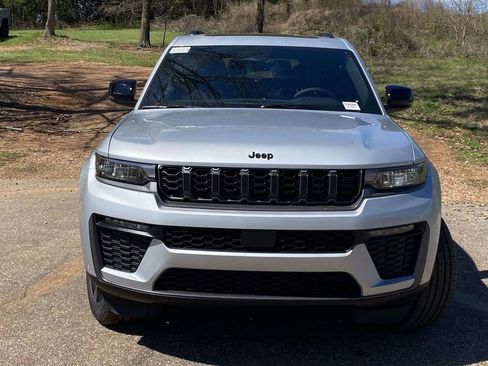 New 2026 Jeep Grand Cherokee L Limited w/ Limited Altitude Package RWD image 28