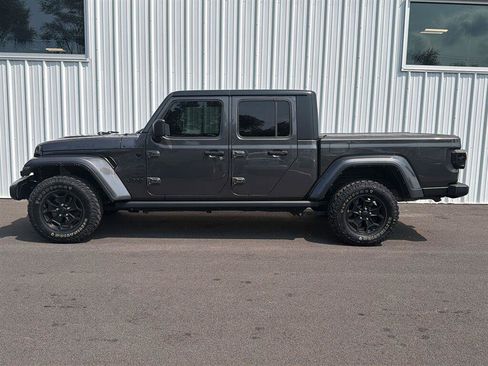 Used 2021 Jeep Gladiator Sport AWD/4WD image 3