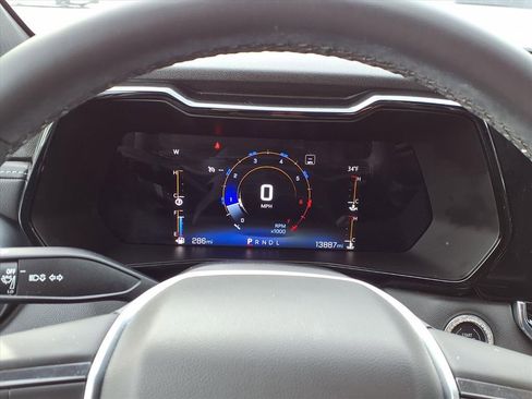 Used 2023 Chevrolet Colorado LT w/ LT Convenience Package image 9