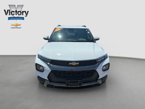 Used 2023 Chevrolet TrailBlazer ACTIV w/ Sun and Liftgate Package FWD image 2