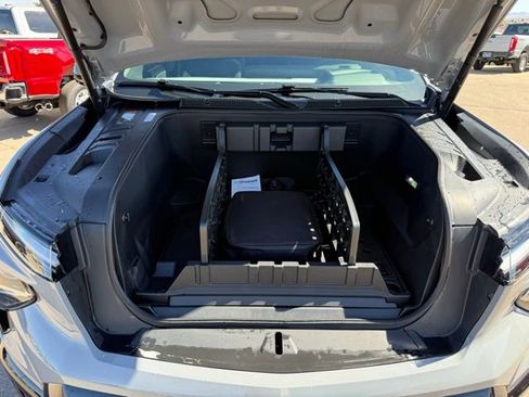 Used 2025 Chevrolet Silverado EV RST image 3