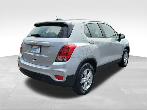 Used 2020 Chevrolet Trax LS FWD image 4