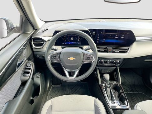 Used 2024 Chevrolet TrailBlazer LT w/ Convenience Package FWD image 21