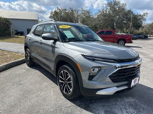 Used 2025 Chevrolet TrailBlazer LT image 45
