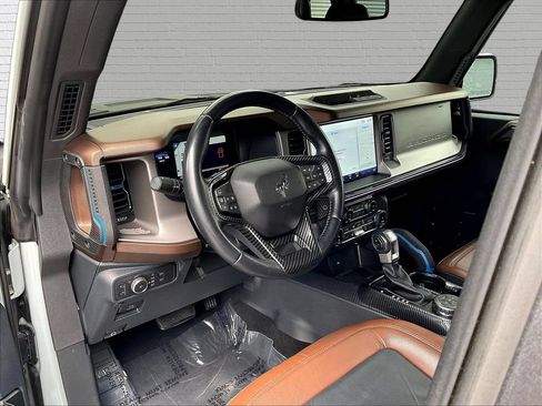 Used 2022 Ford Bronco Outer Banks AWD/4WD image 13