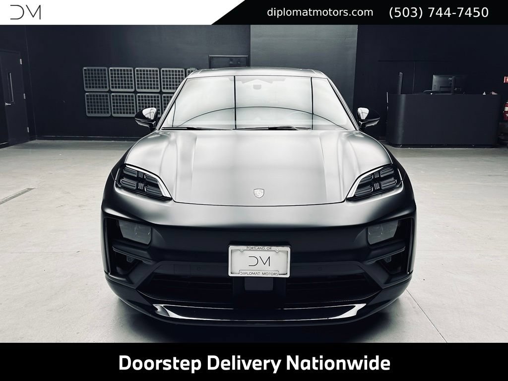 Used 2024 Porsche Macan Turbo Electric AWD/4WD image 11