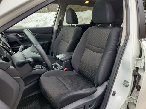 Used 2019 Nissan Rogue SV w/ Sun & Sound Touring Package image 14